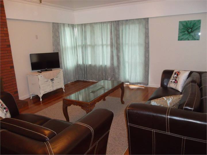 Cottage Living Lounge area