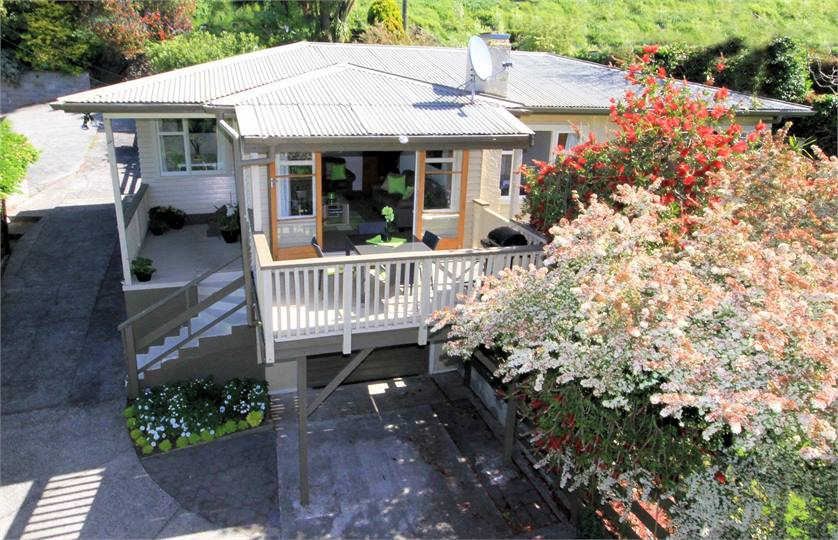 Front of House (Durie Vale Road in background)