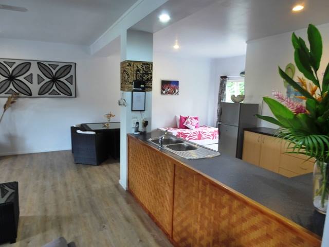 open kitchen & lounge