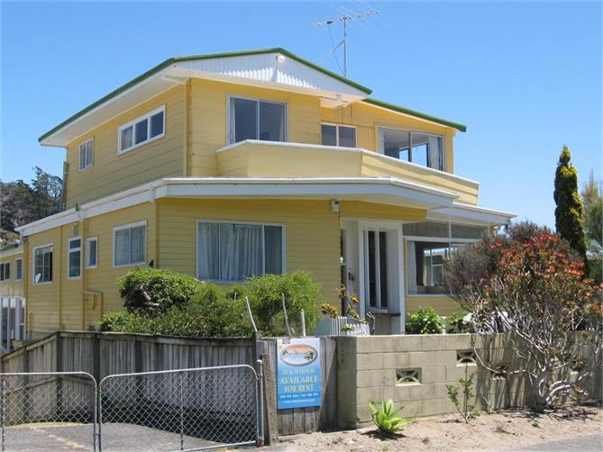 Waiwera Beach Houase
