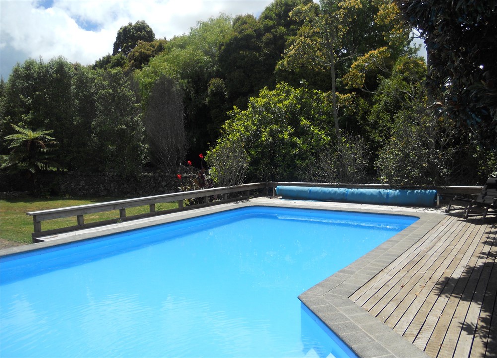 10m swimming pool - shared with other guests