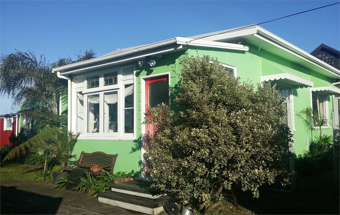 Original Papamoa Beach Bach Papamoa Beach House for rent Holiday Houses