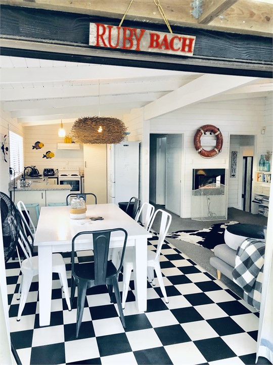 Fresh relaxing beachy decor