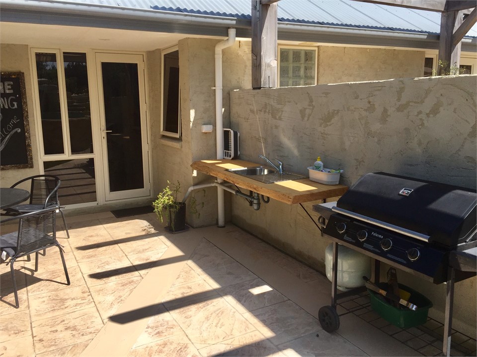 Outside BBQ kitchen bench