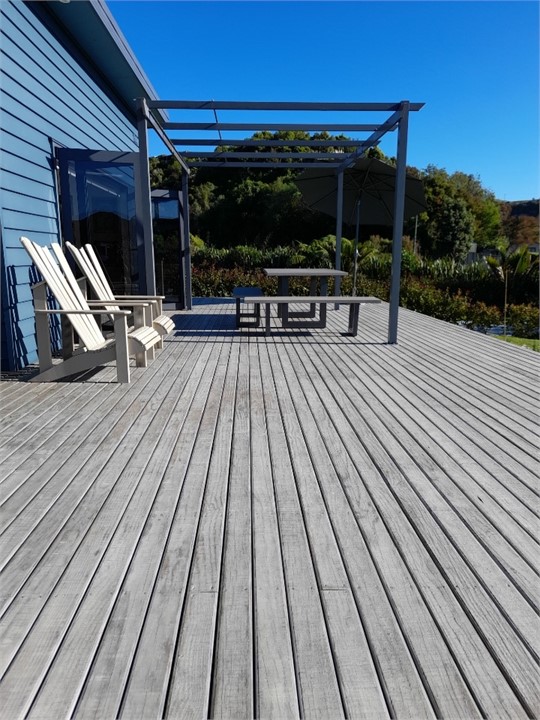 Big deck to enjoy the long sunny days and BBQ’s