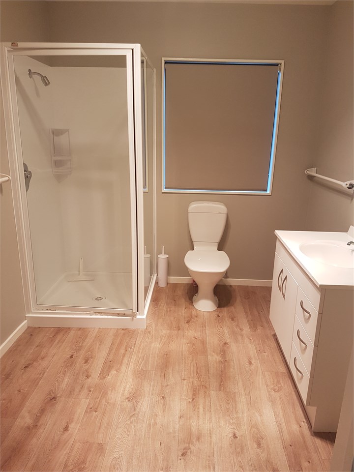 Ensuite 1 with shared access