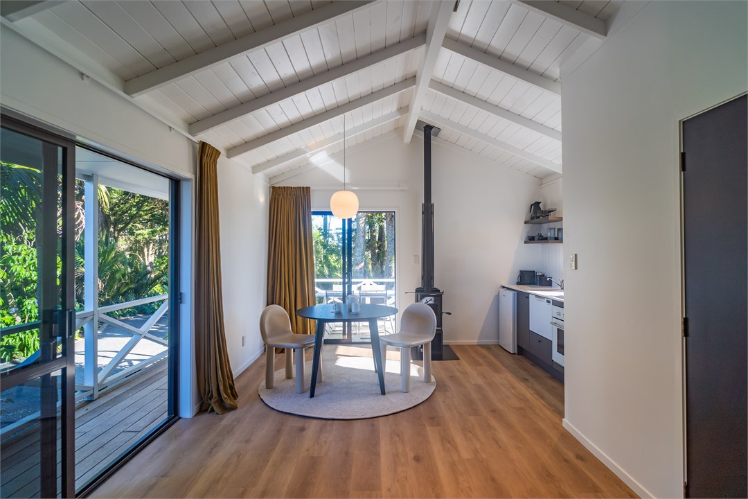 Black cottage dwelling - self contained with ameni