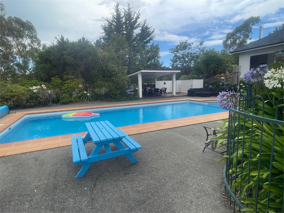 Pool area to relax in