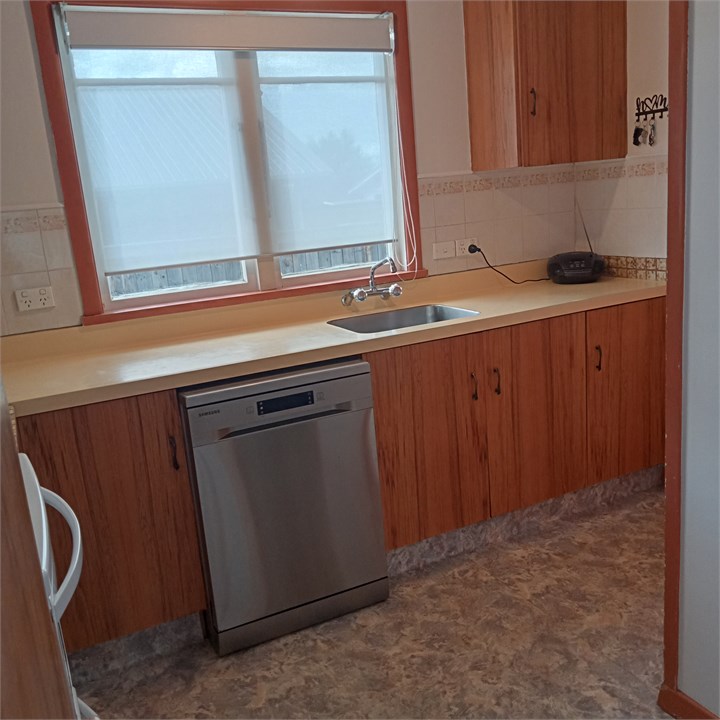 Kitchen with lots of bench space