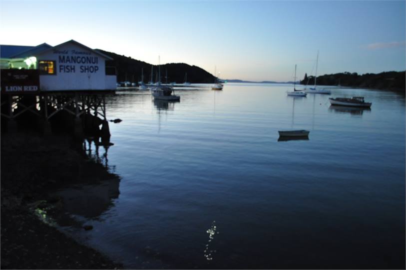 5 min walk to Mangonui Fish Shop