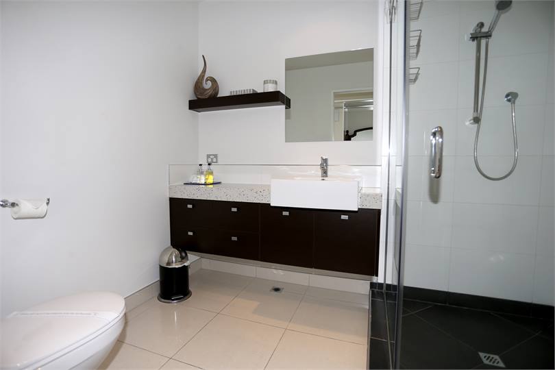 MASTER BEDROOM BATHROOM