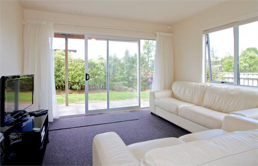 JF1 Downstairs Lounge