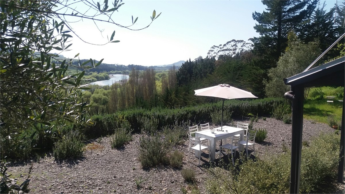 Dining with the river views