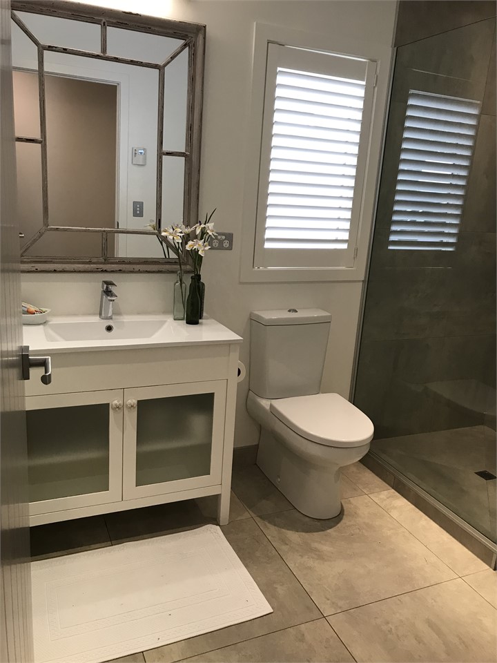 Luxury bathroom with shower and seperate bath