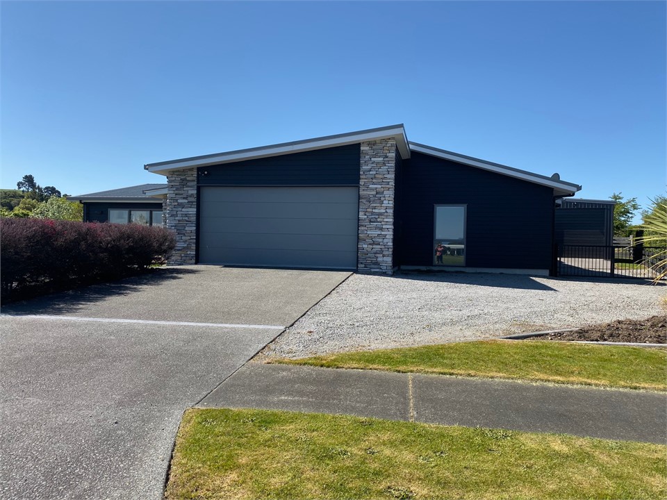 Sunny open plan Kinloch Holiday Home for rent Holiday Houses