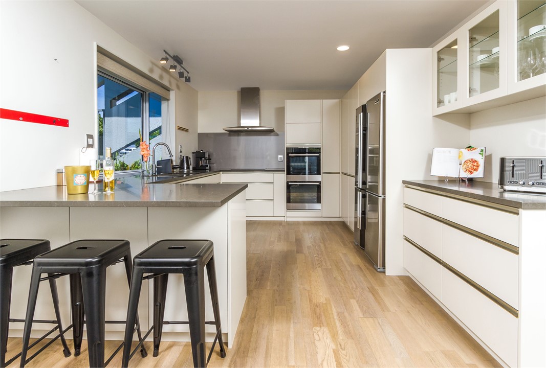 Fully-equipped kitchen