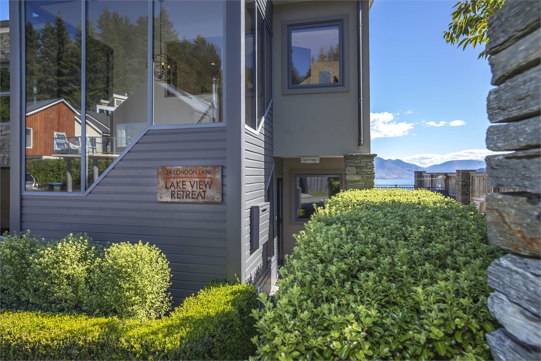 Ground floor, 3 SK beds, 2 bath, ski drying racks