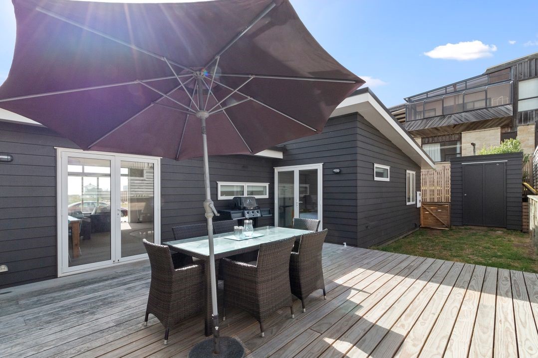 Modern Kiwi Bach (Bachcare) Waihi Beach Holiday Home for rent