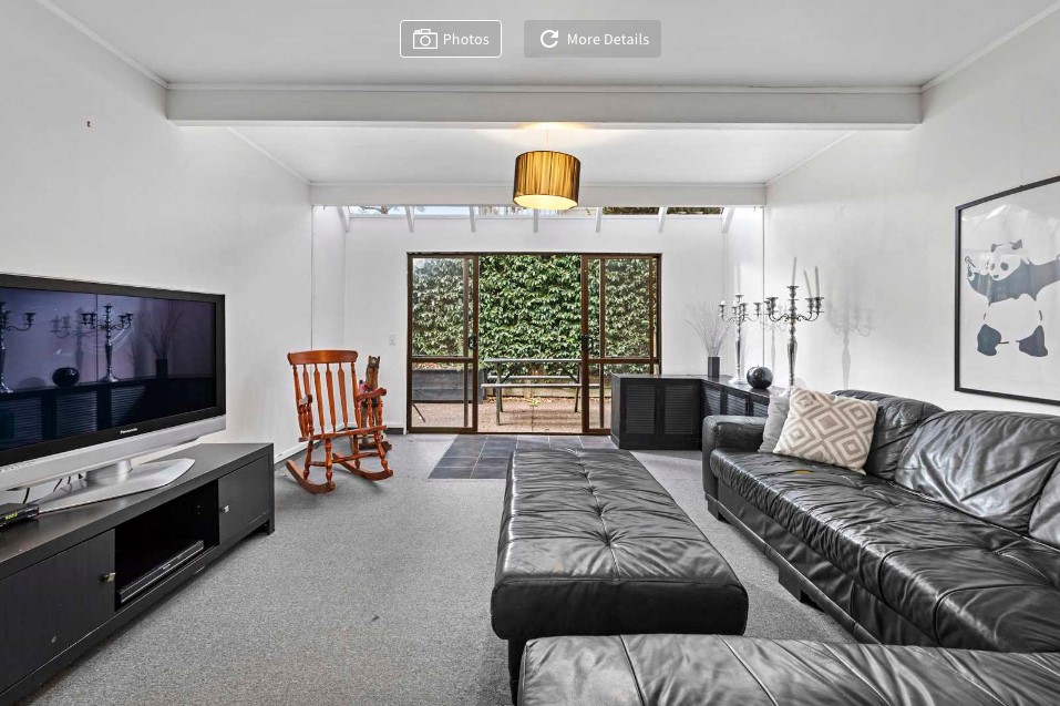 New corner couch in here.