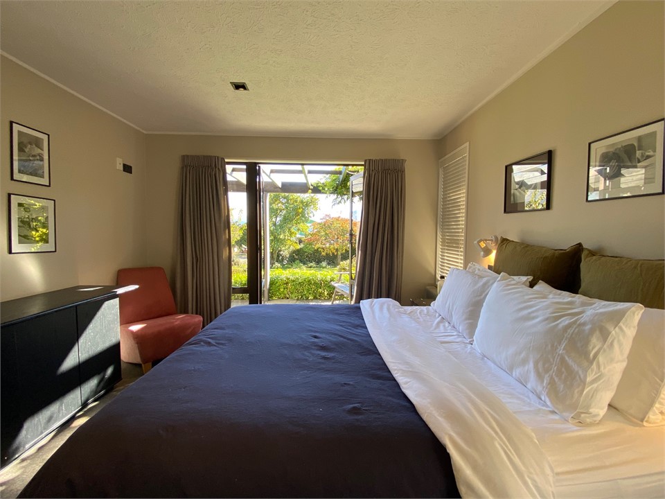 Main Bedroom with Queen Bed