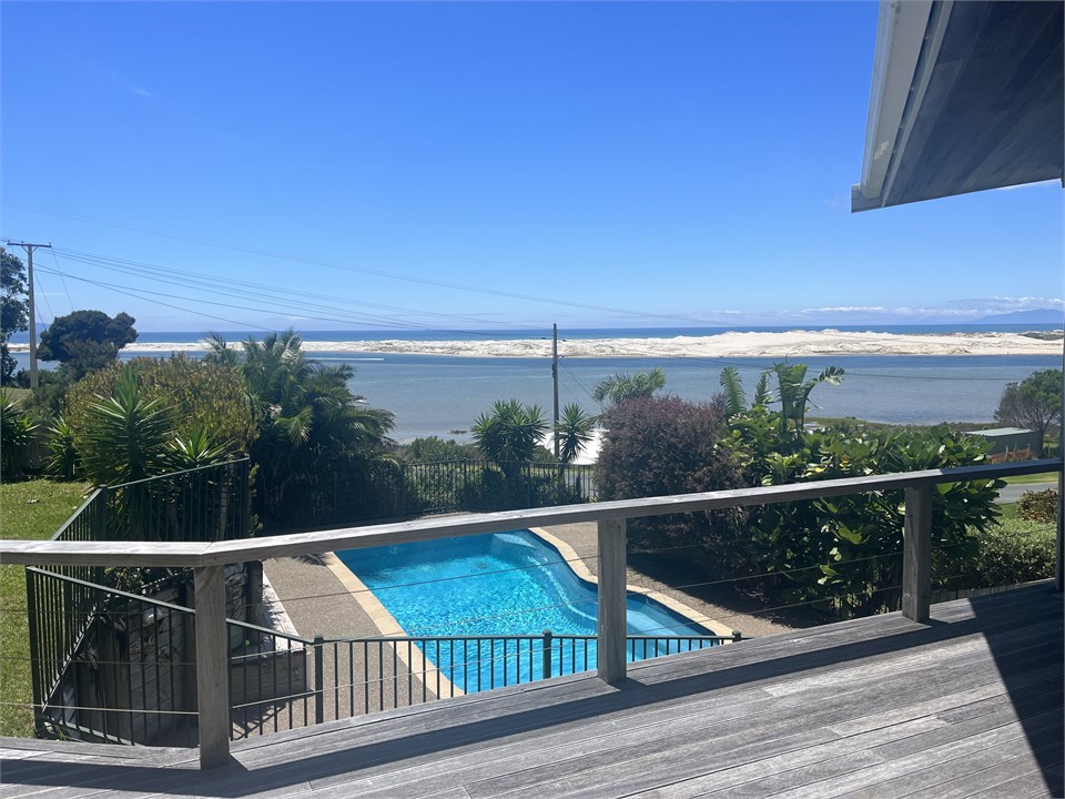 Home Pool, SeaViews, Local Ramp! Mangawhai Heads Beach House for