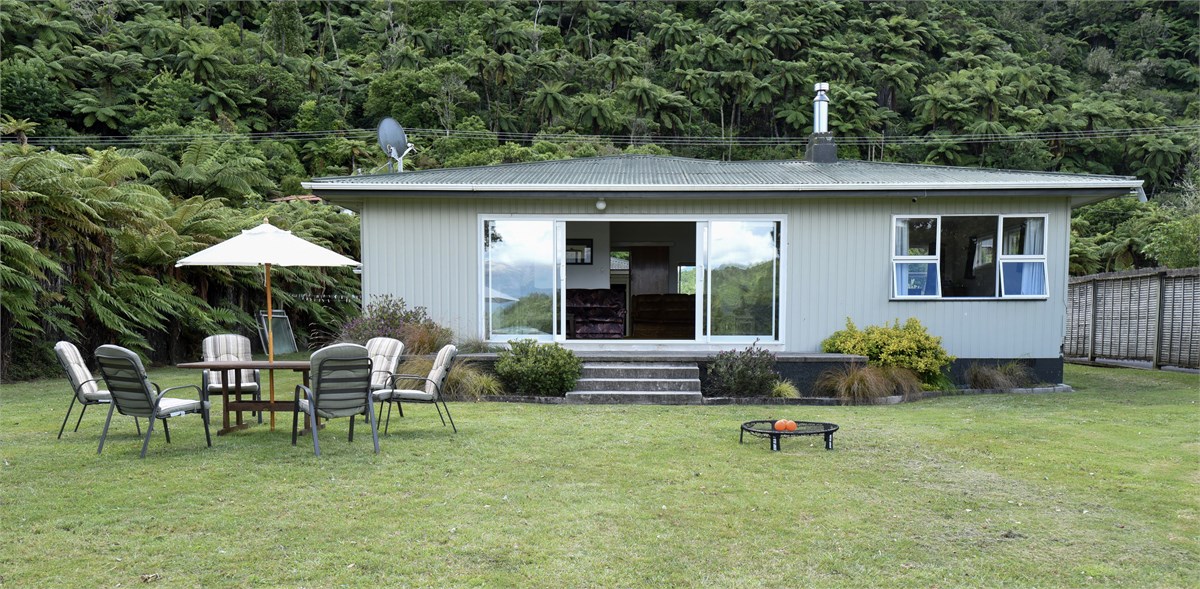 View looking at front of the house