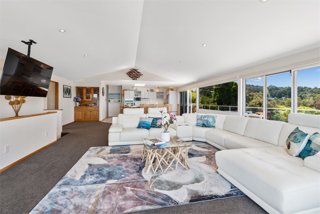 Lounge Dining Kitchen