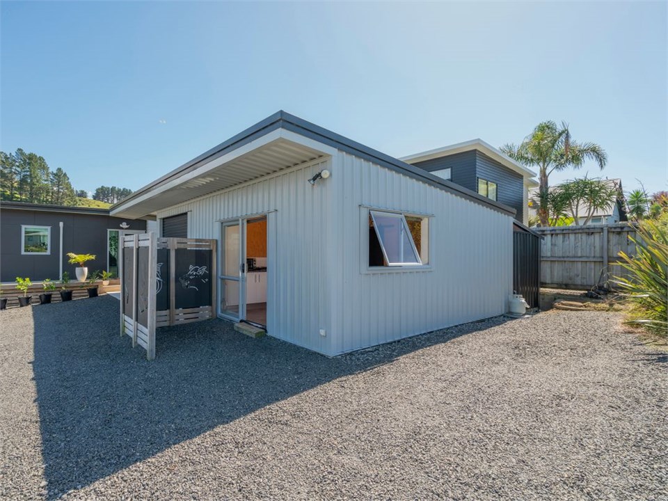 Sunny Retreat (Bachcare) Whangamata Holiday Home for rent Holiday Houses
