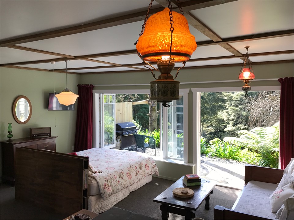 Waterfall Hideaway Matakana Studio for rent Holiday Houses