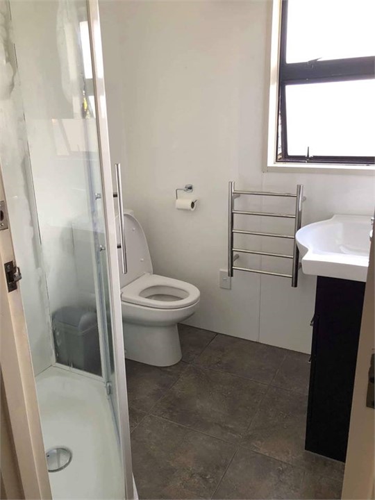 Bathroom and shower 1