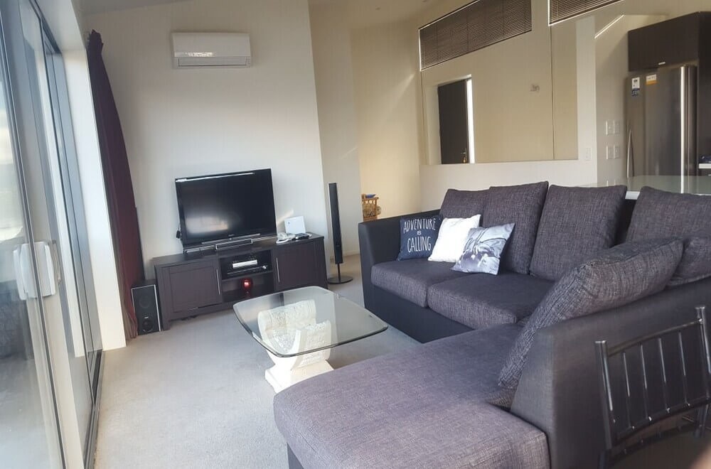 COSY LOUNGE with AMAZING LAKE VIEW LIVING