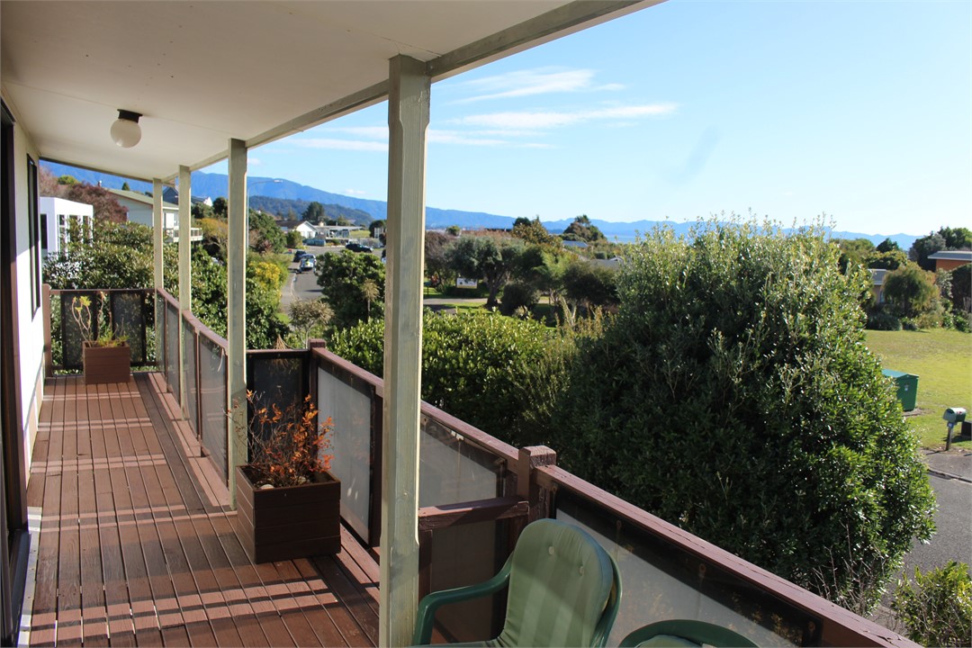 180 deg coastal views plus the hills behind