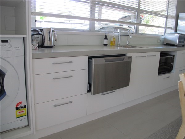 Kitchen - dishwasher- front loader -Induction hot