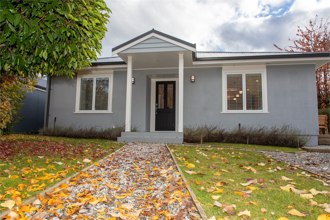 Duff's Cottage Arrowtown Holiday Home for rent Holiday Houses