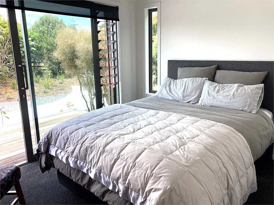 Second Bedroom (Queen)