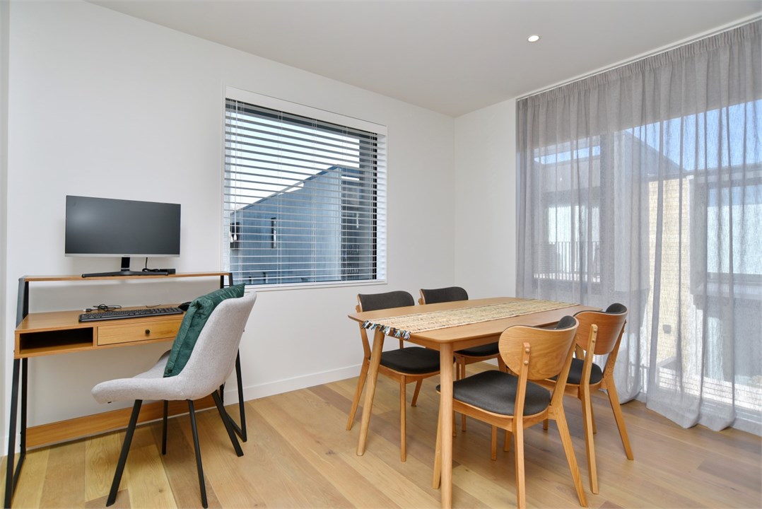 Dining area that seats 4 people