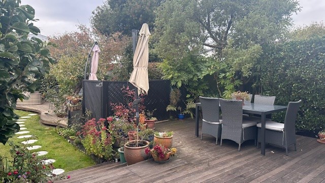 Garden access via deck from lounge