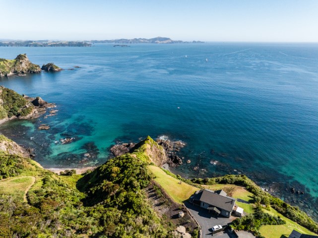Magnificent Ocean Views of Black Rocks