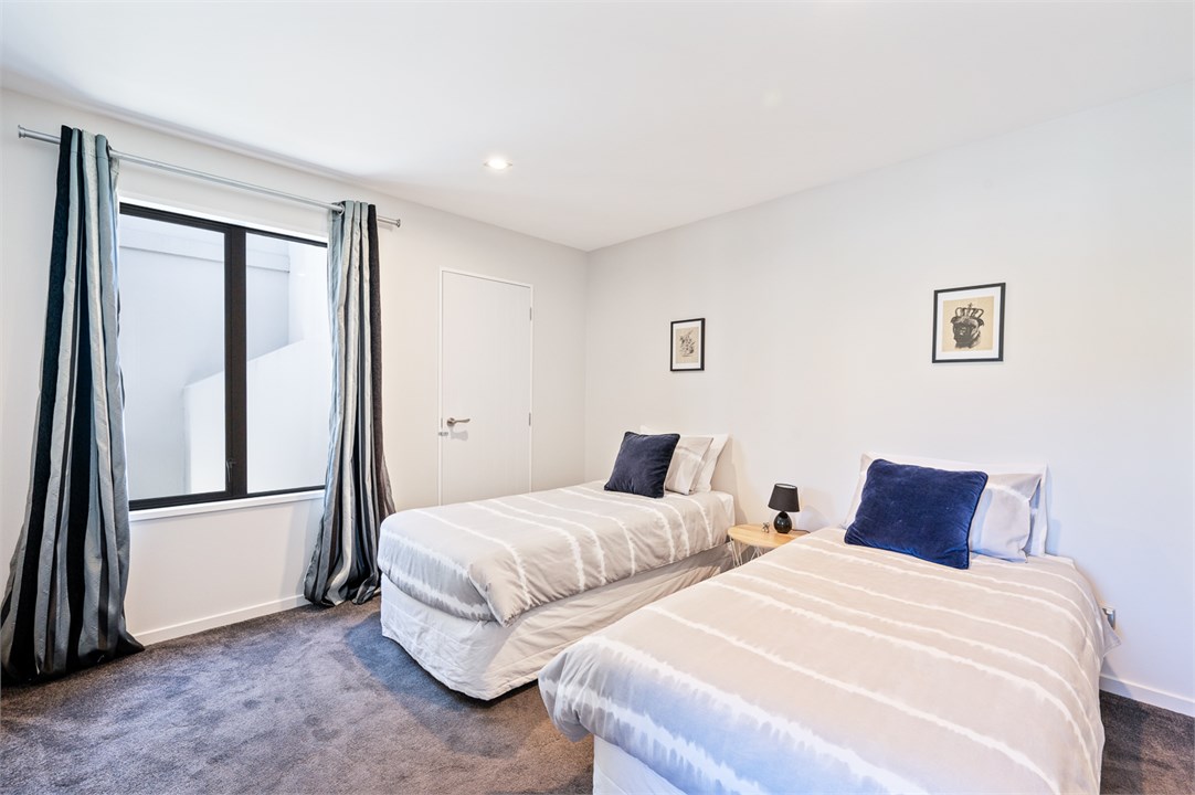 Bedroom 3 - 2 x Single Beds