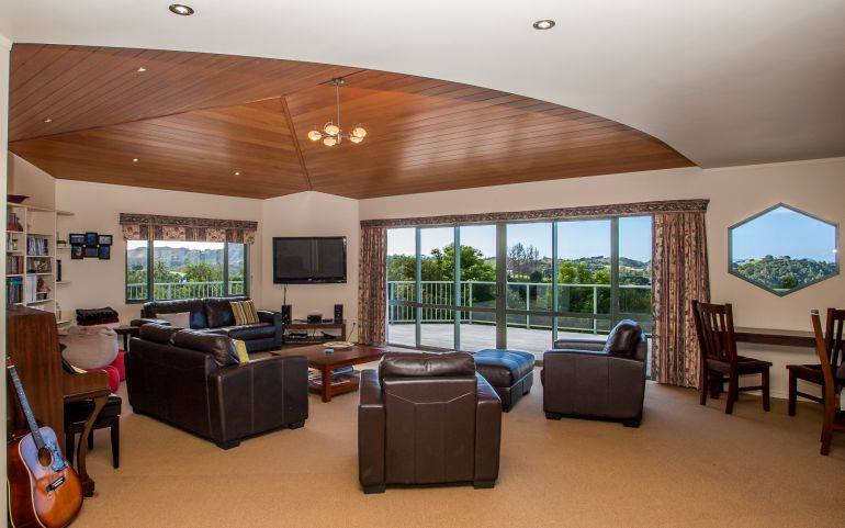 Open plan living and dining area