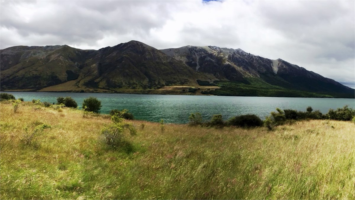 The Mavora Lakes offer a great location for picnic