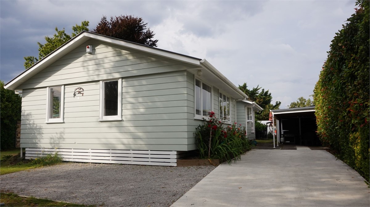 Plenty of parking with covered rec area