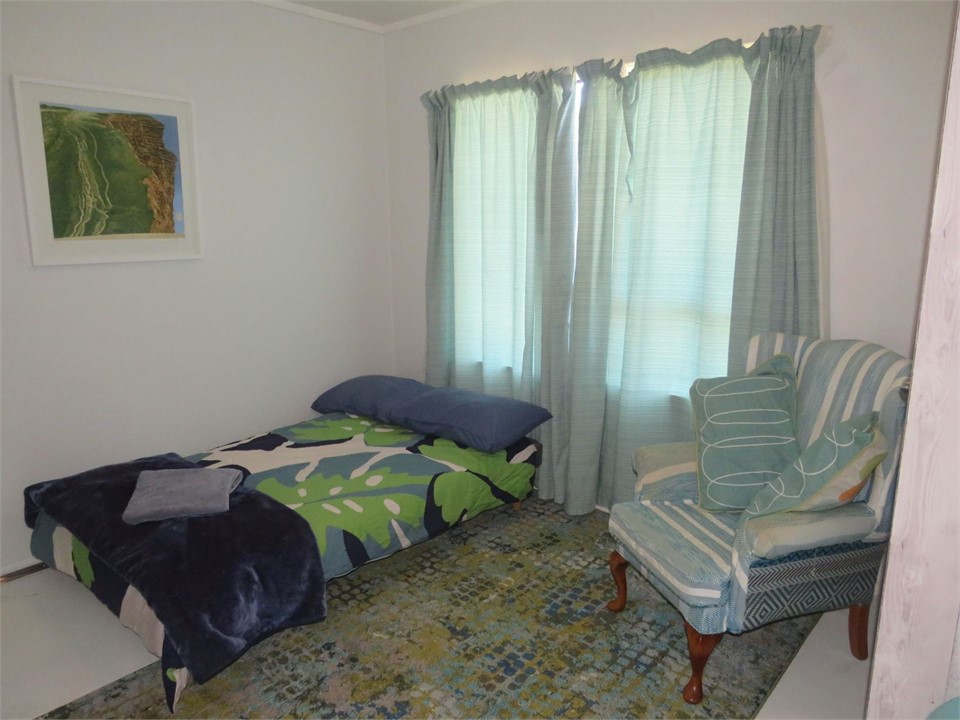 Third bedroom king single with room for pull-out.