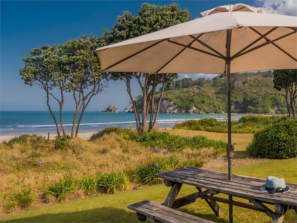 Beachfront Beauty (Bachcare) Whangamata Beach House for rent