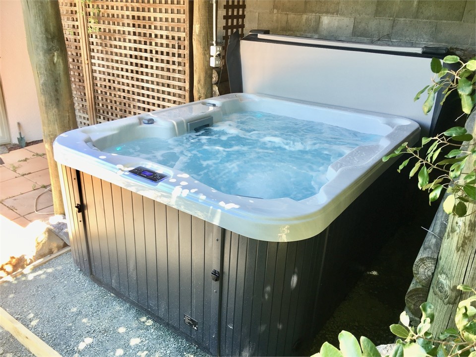 New Spa Pool installed 2022!