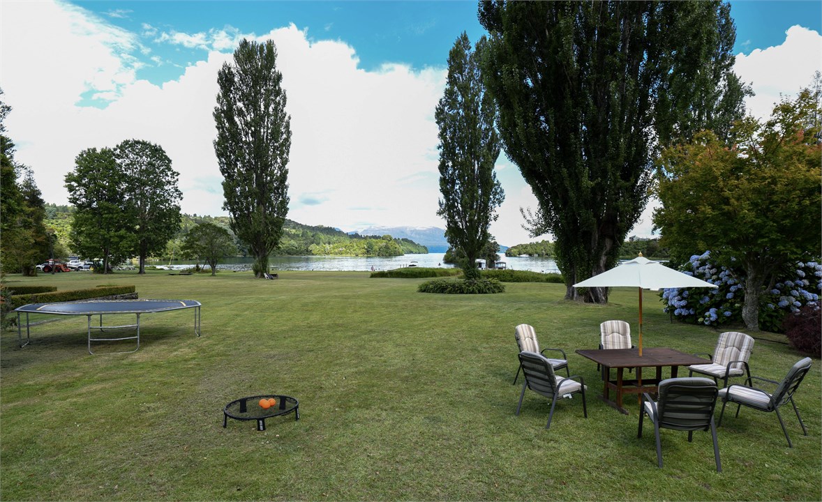 View from house - Outside area to reserve and lago