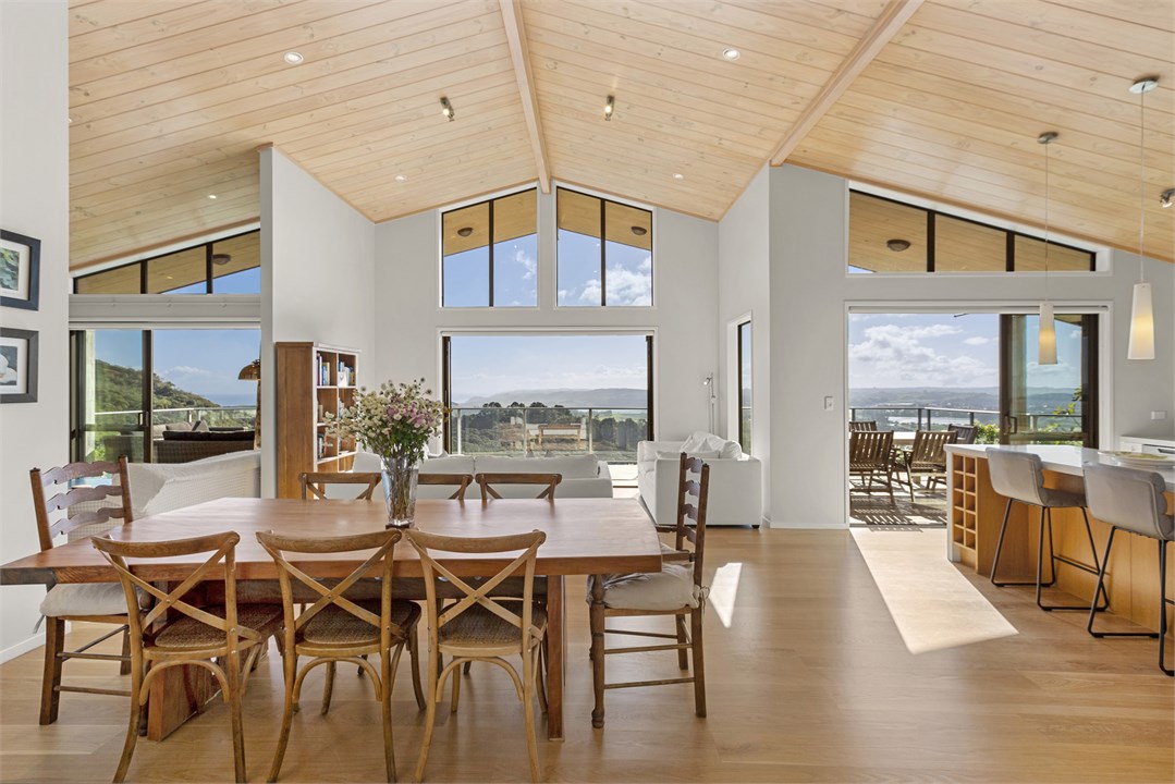 BYRON HILL Raglan Holiday Home for rent Holiday Houses