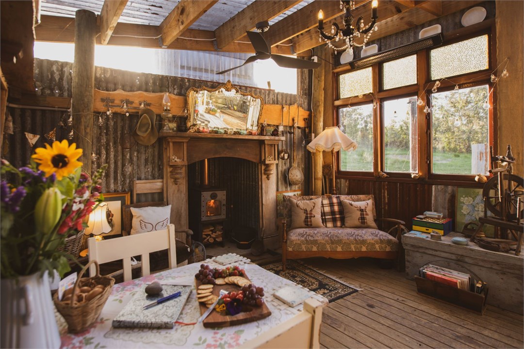 Kissing Gate: Settlers Cottage