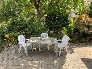 Private courtyard off dining