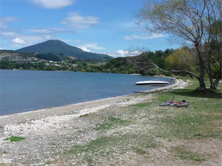 Lovely walks around lakeside.